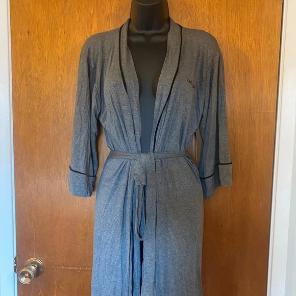 🆕 Bebe Grey Robe with Black Line Accent - Picture 13 of 16